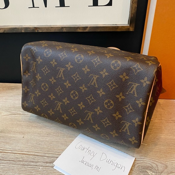 Authentic Louis Vuitton Speedy 30 Monogram 2018 - Picture 3 of 12